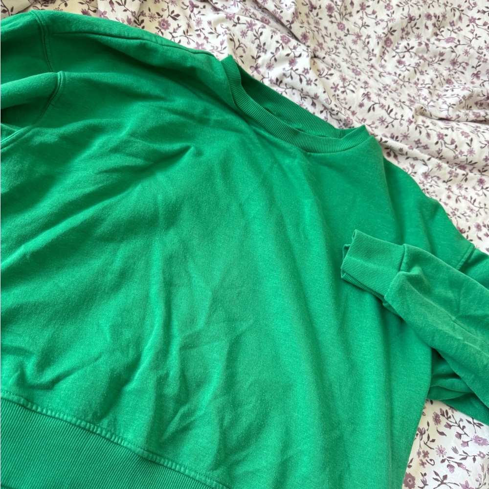 H&M Divided Green Sweatshirt
